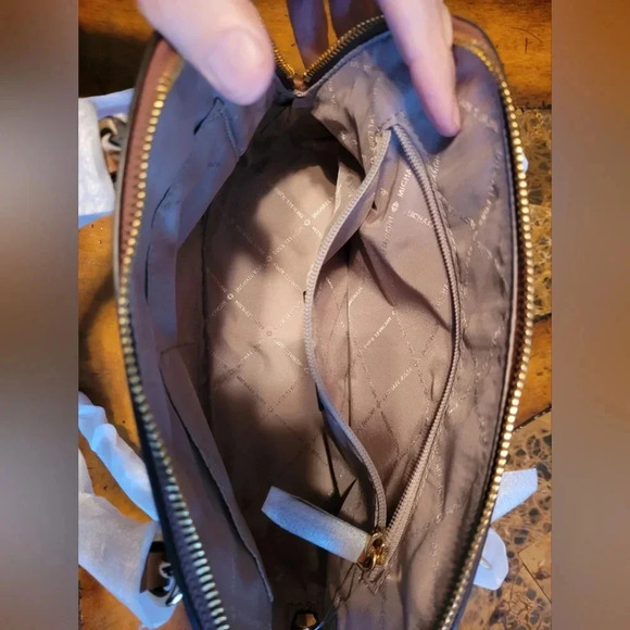 Michael Kors Dome style NWT - Picture 8 of 14